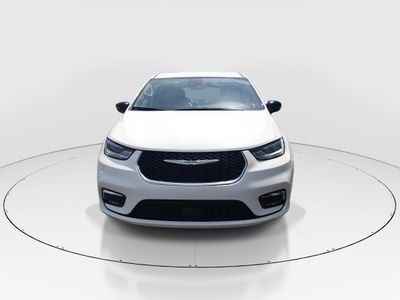 2024 Chrysler Pacifica — side profile view