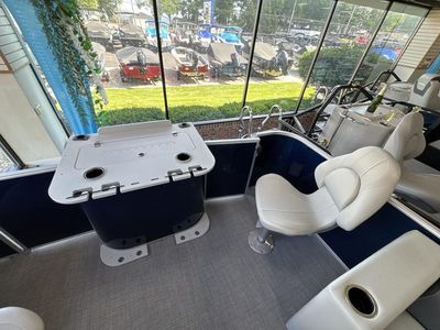 2026 Sylvan MIRAGE 8520 PARTY FISH — photo 41 view
