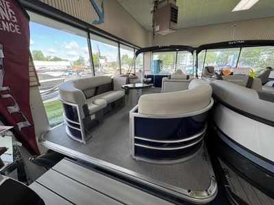 2026 Sylvan MIRAGE 8520 PARTY FISH — rear three-quarter view