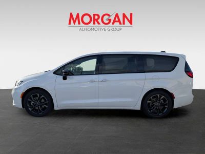 2026 Chrysler Pacifica — engine compartment view