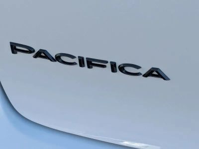 2026 Chrysler Pacifica — photo 12 view