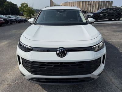2025 Volkswagen Tiguan - Photo 2