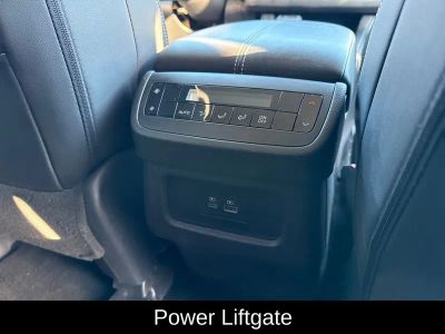 2025 Nissan Pathfinder SL - Photo 16