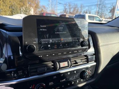 2025 Nissan Pathfinder SL - Photo 35