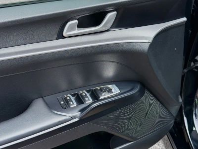2022 Kia K5 — photo 21 view