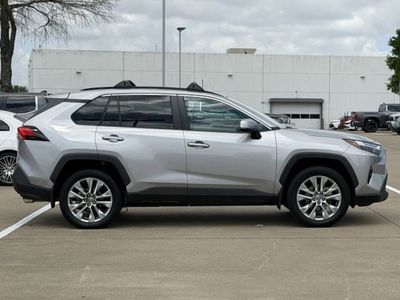 2024 Toyota RAV4 - Photo 3