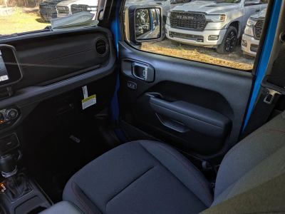 2026 Jeep Wrangler — photo 15 view