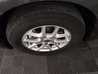 2023 Chrysler Pacifica — photo 10 view
