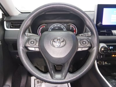 2024 Toyota RAV4 - Photo 12