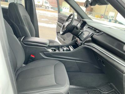 2024 Jeep Grand Cherokee — photo 20 view