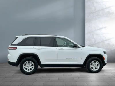 2024 Jeep Grand Cherokee — photo 7 view