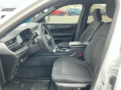 2024 Jeep Grand Cherokee — photo 9 view