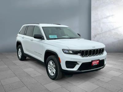 2024 Jeep Grand Cherokee — photo 8 view