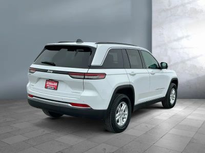 2024 Jeep Grand Cherokee — engine compartment view