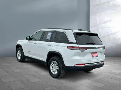 2024 Jeep Grand Cherokee — interior view