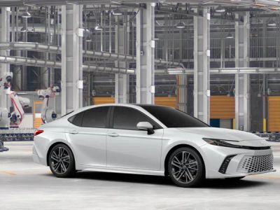 2026 Toyota Camry - Photo 16