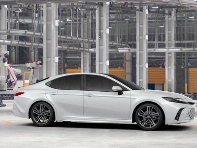 2026 Toyota Camry - Photo 15