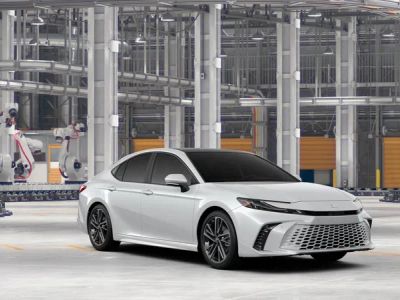 2026 Toyota Camry - Photo 17
