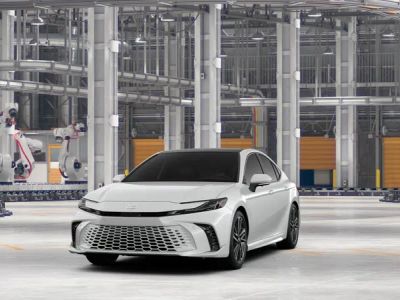 2026 Toyota Camry - Photo 3