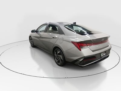 2024 Hyundai Elantra - Photo 5