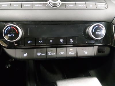 2024 Hyundai Elantra - Photo 18