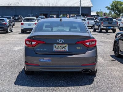 2017 Hyundai Sonata - Photo 4
