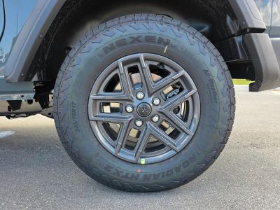 2026 Jeep Wrangler — photo 11 view