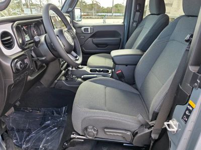 2026 Jeep Wrangler — photo 13 view