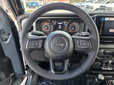 2026 Jeep Wrangler — photo 17 view