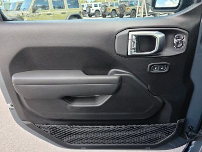 2026 Jeep Wrangler — photo 15 view