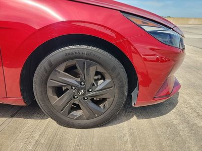 2022 Hyundai Elantra - Photo 4