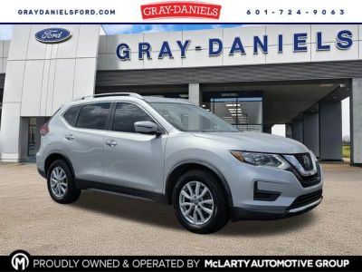 2019 Nissan Rogue SV — front three-quarter view