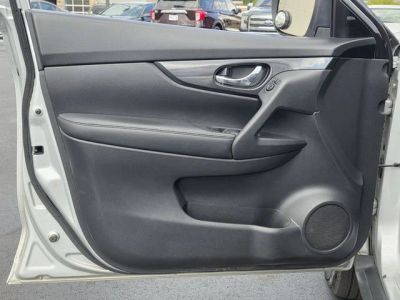2019 Nissan Rogue — photo 14 view