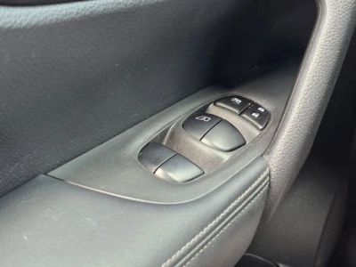 2019 Nissan Rogue — photo 15 view