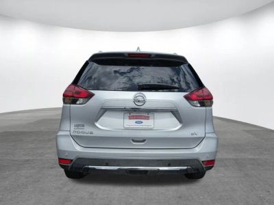2019 Nissan Rogue — detail view