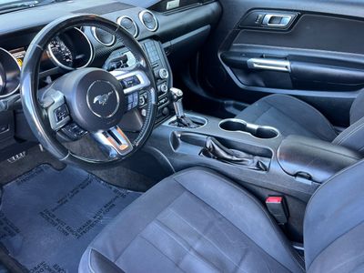 2018 Ford Mustang - Photo 11