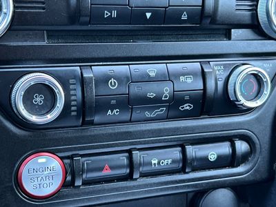 2018 Ford Mustang - Photo 20