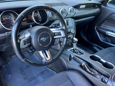 2018 Ford Mustang - Photo 14