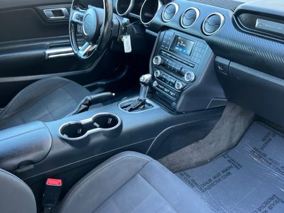 2018 Ford Mustang - Photo 15