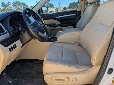 2019 Toyota Highlander — photo 15 view