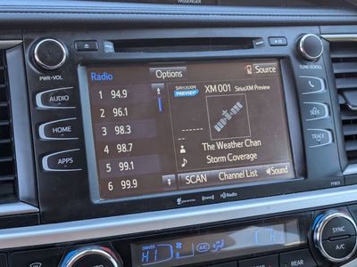 2019 Toyota Highlander — photo 11 view