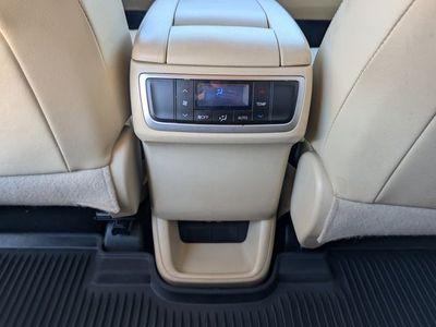2019 Toyota Highlander — photo 25 view