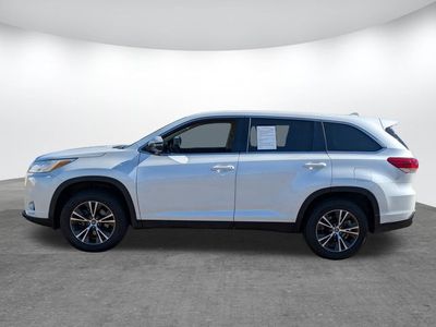 2019 Toyota Highlander — photo 7 view