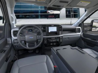 2025 Ford Chassis Cab — photo 9 view