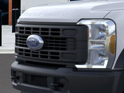 2025 Ford Chassis Cab — photo 17 view