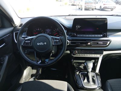 2023 Kia Seltos - Photo 12