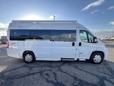 2020 Roadtrek ZION — photo 17 view