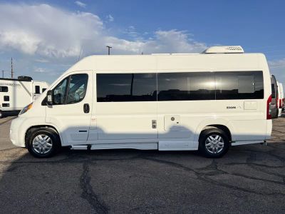 2020 Roadtrek ZION — photo 19 view