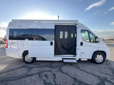 2020 Roadtrek ZION — photo 18 view