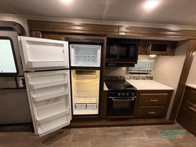 2020 Forest River RV Flagstaff — photo 10 view